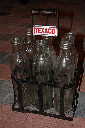 TEXACO SIX BOTTLE RACK - click to enlarge